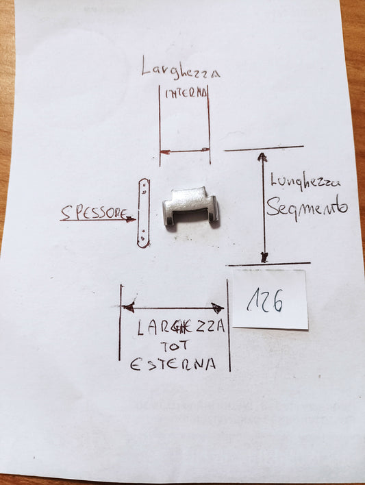 Maglia aggiuntiva per bracciale color acciaio dalle dimensioni di 16,1 m.m. larghezza esterna e larghezza interna 10 m.m. spessore 3,6 m.m. lunghezza segmento 10,8 m.m.n