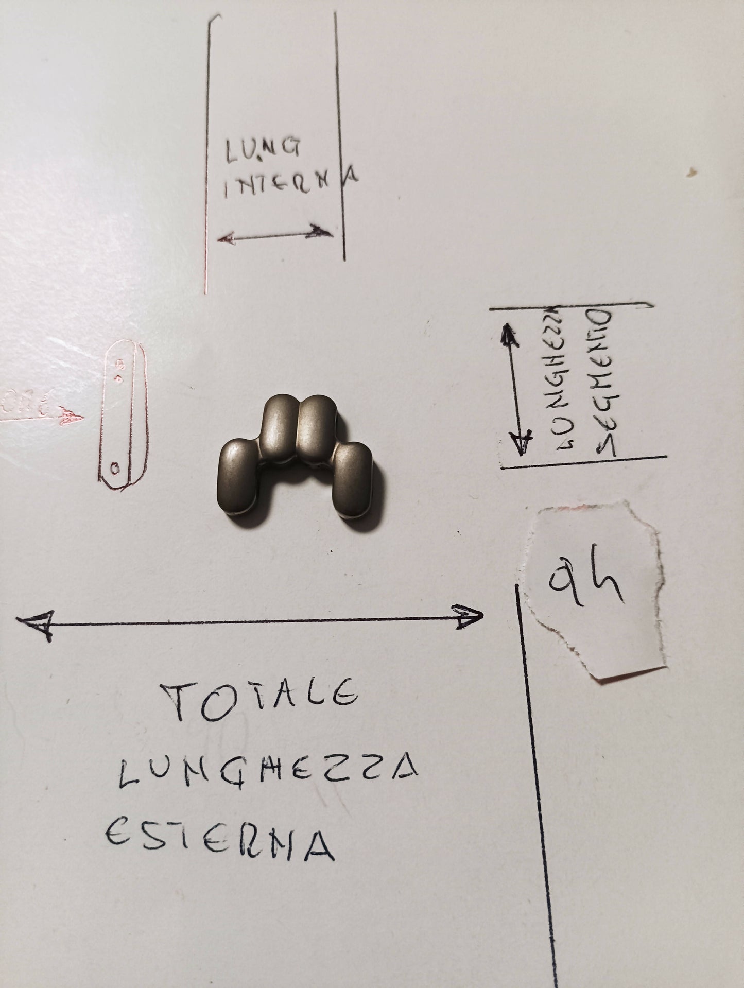 Maglia aggiuntiva per bracciale color antracite dalle dimensioni di 17,93m.m. di larghezza massima e di larghezza massima 8,7m.m. spessore 3,49m.m. lunghezza segmento 15,69m.m.