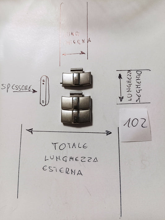 Maglia aggiuntiva per bracciale color acciaio, dalle dimensioni di 18 m.m. di larghezza esterna e di 7,67 m.m larghezza interna spessore 4,55 m.m. lunghezza segmento 7,95 m.m .