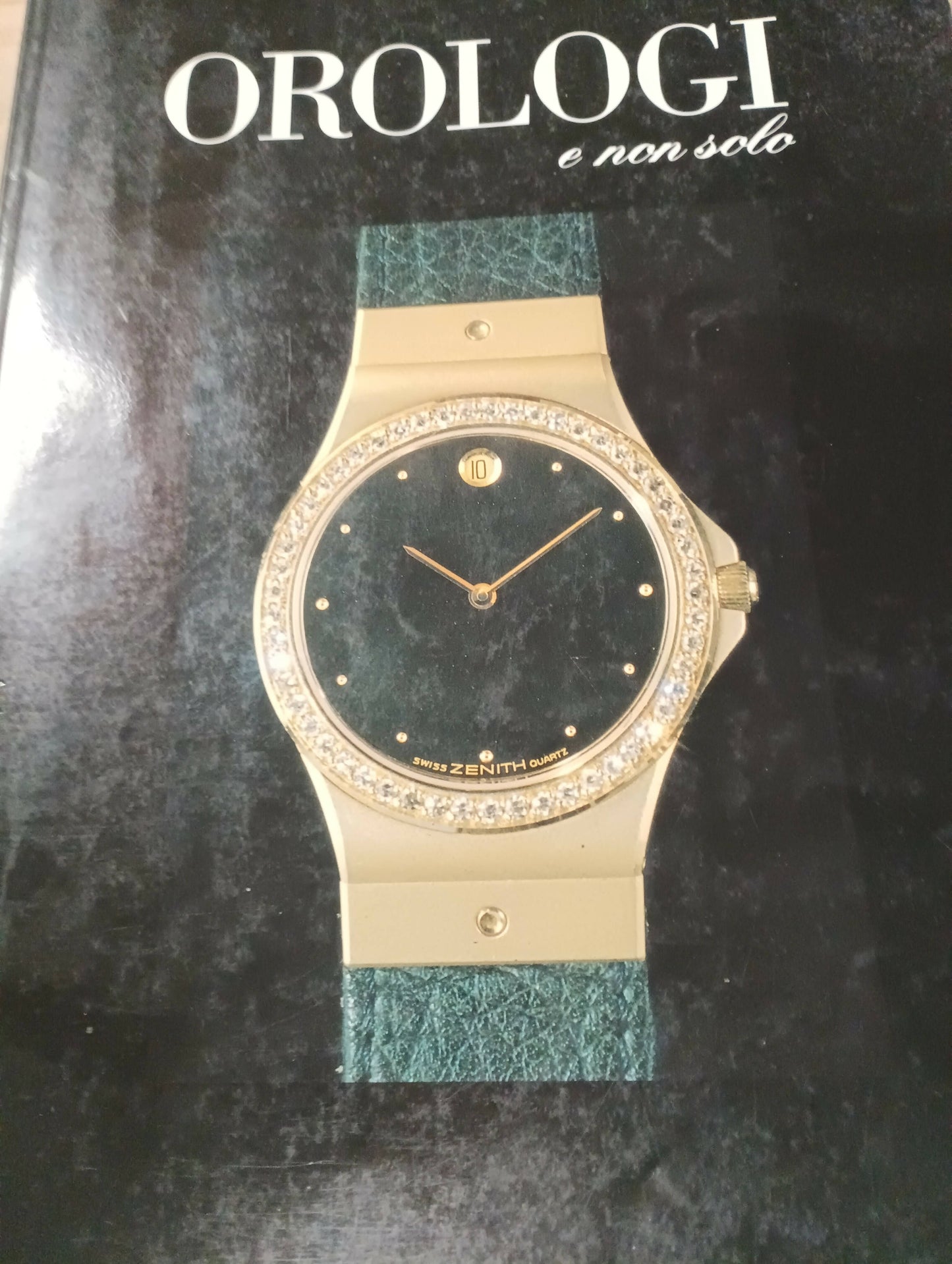 Rivista vintage orologi e non solo n.25 del dicembre 1989 con 256 pagine.