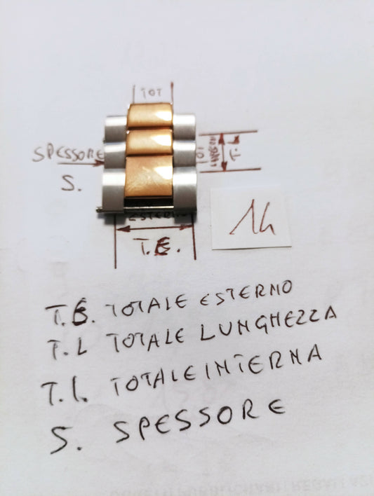 Maglia aggiuntiva con tre segmenti uno grande e due piccoli color acciaio e oro delle dimensioni di 19,93 m.m.larghezza totale esterna 10m.m. interna spessore 3,39 lunghezza segmenti 6,56 e 10,22 .