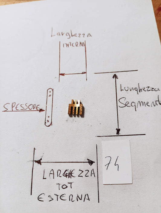 Maglia aggiuntiva per bracciale color oro delle dimensioni di 7,48 di larghezza massima e di 4,40 m.m. di minima spessore 2,3 m.m. larghezza Segmento 5,61m.m.