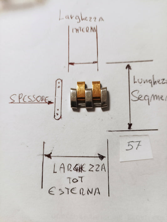 Maglia aggiuntiva per bracciale color acciaio e oro delle dimensioni di 18,08 m.m. larghezza totale massima minima 11,53 m.m. spessore 3,51 m.m. larghezza segmento 9,92 m.m.