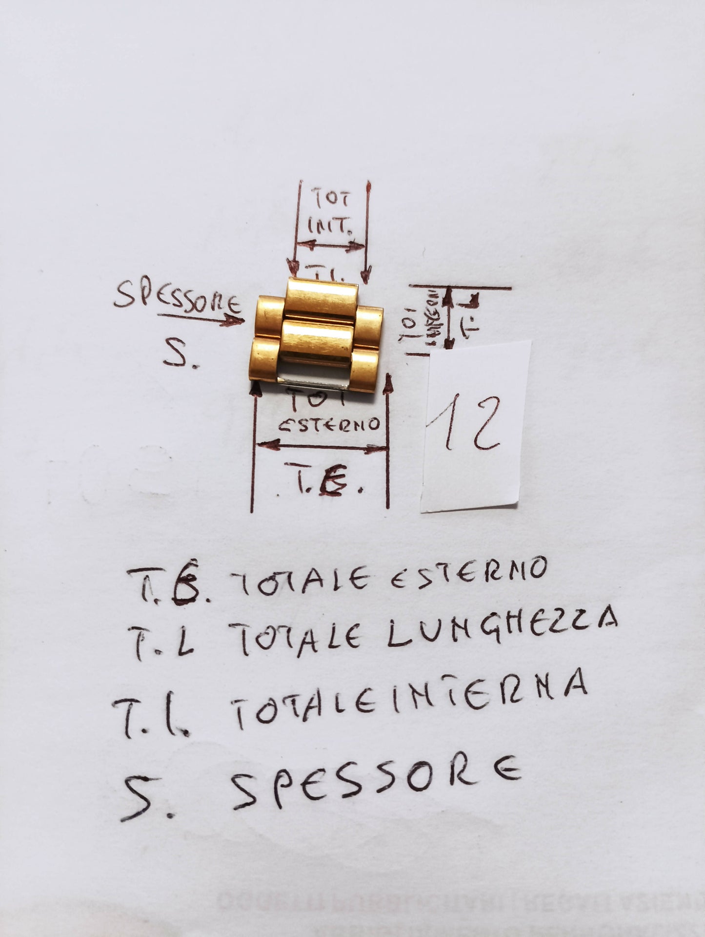 Doppia maglia aggiuntiva per bracciale colore oro delle dimensioni di 15,78 m.m.totale esterno 8,81 interna , spessore 2,3 mm lunghezza segmento 5,5m.m. na,