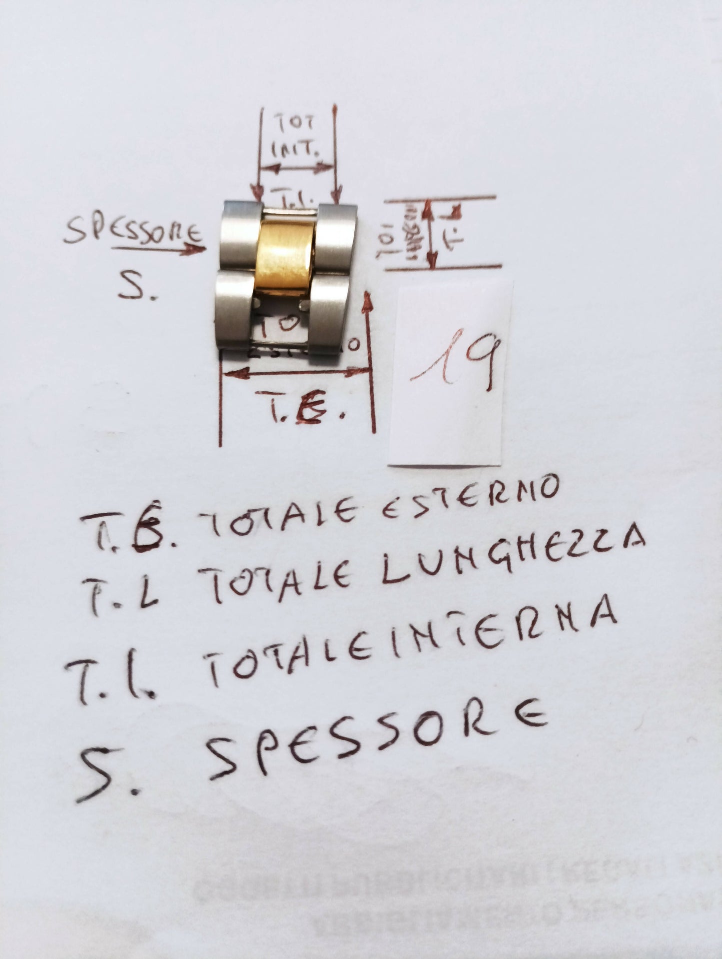 Maglia aggiuntiva per bracciale color acciaio e oro delle dimensioni di 15,5 e13,93 conica interna 6,32 m.m. spessore 2 larghezza maglia 9,59 9,56