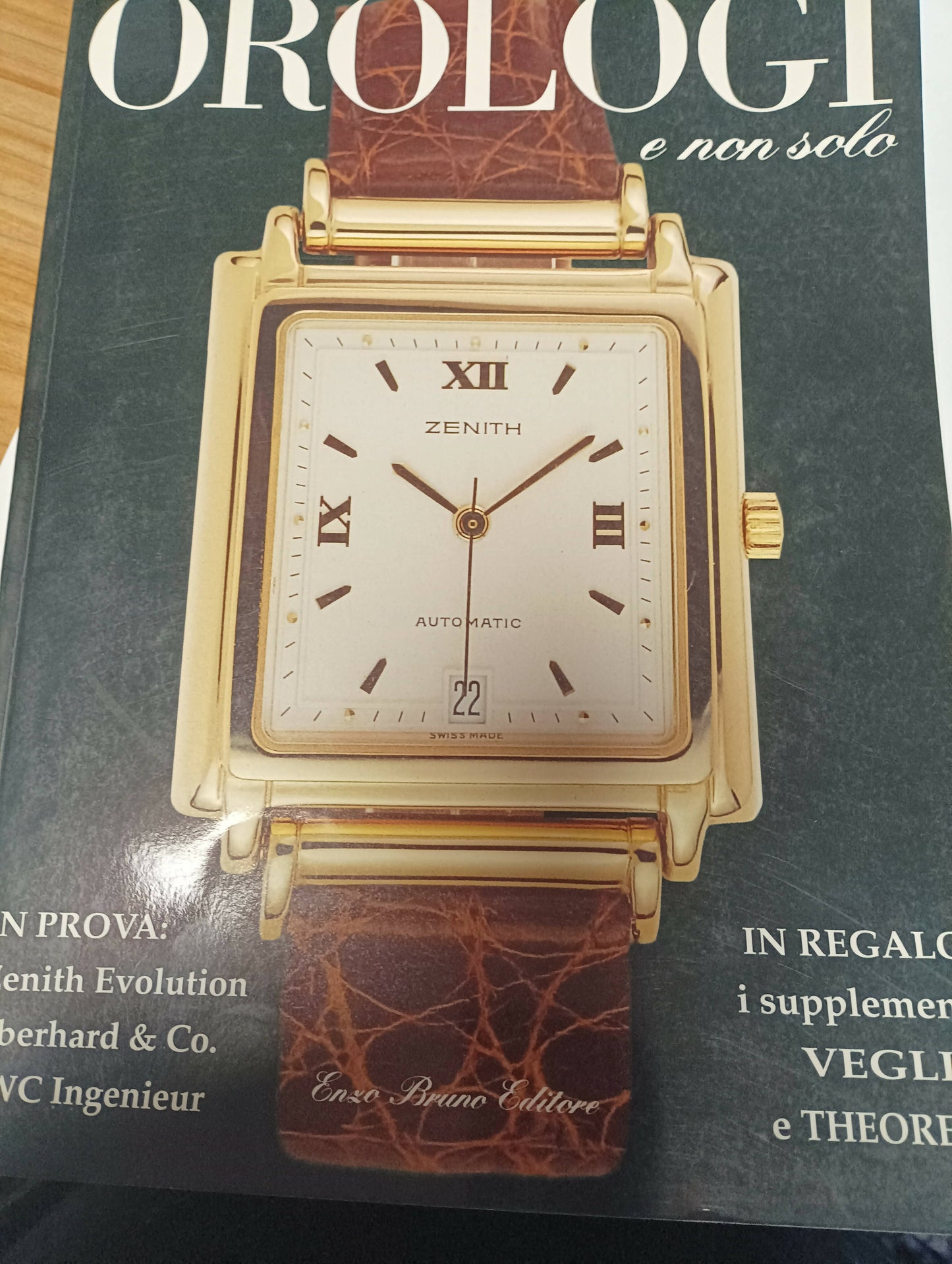 Rivista vintage orologi e non solo numero 68 del novembre 1993 con 192 pagine più copertina.