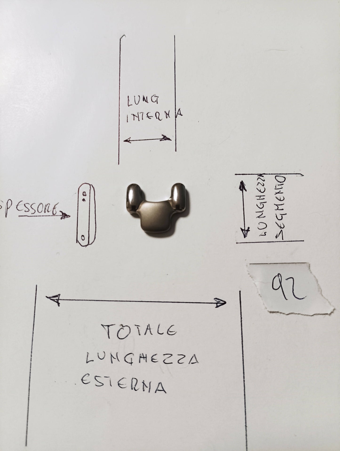 Maglia aggiuntiva per bracciale color acciaio e cromo delle dimensioni di 18,11m.m. larghezza esterna e di 9,22m.m. larghezza interna spessore 3,7m.m.